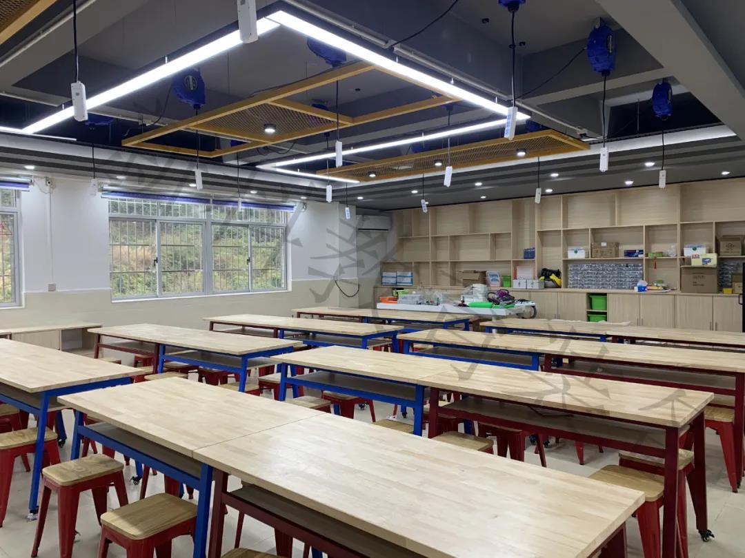 <a href='http://www.szmljz.com' target='1' style='font-size:14px; font-weight:bold; color:#0080ff;'>創客實驗室</a>