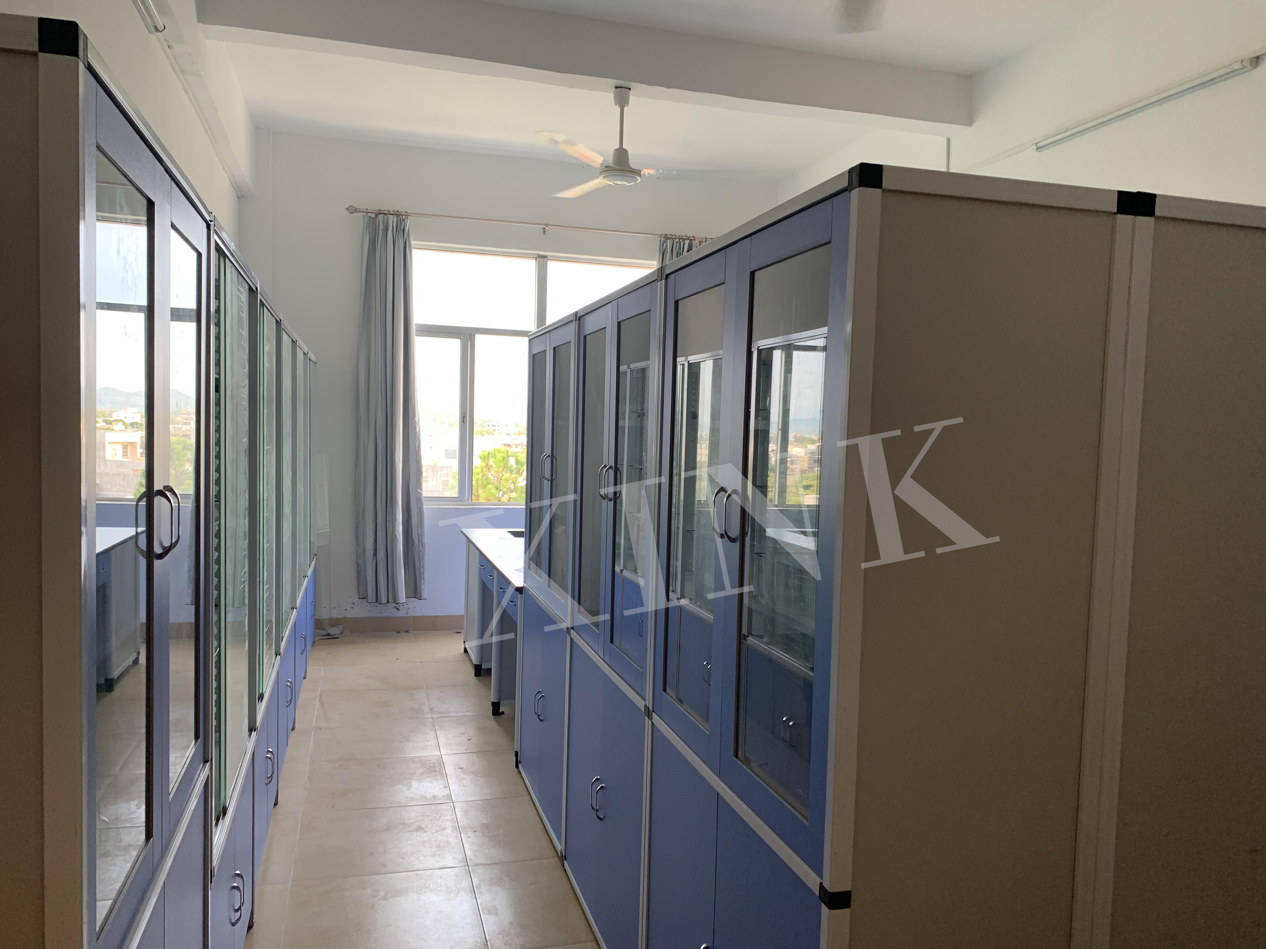 <a href='http://www.szmljz.com/products/70-1.html' target='1' style='font-size:18px; font-weight:bold; color:#000000;'>藥品柜</a>