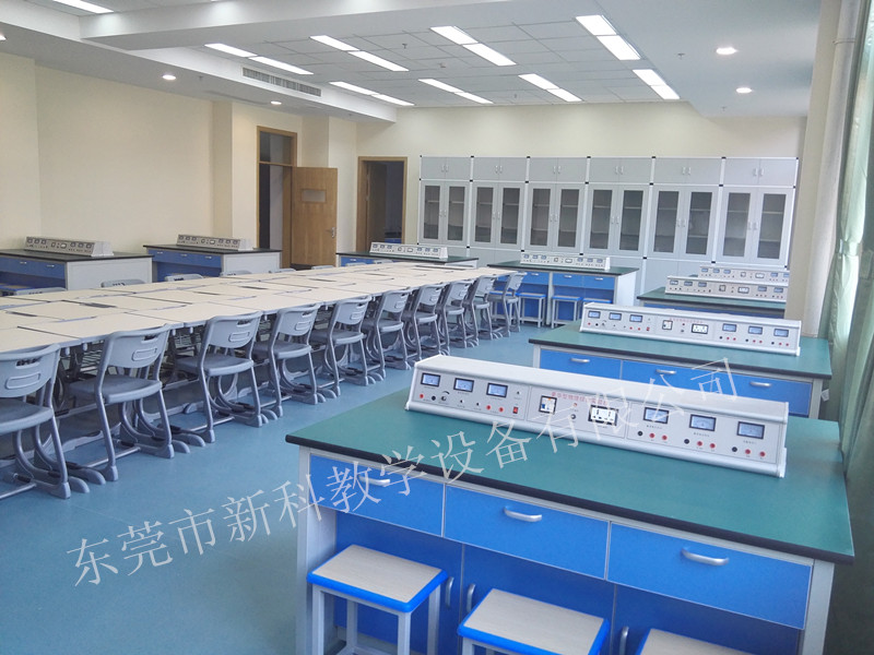 <a href='http://www.szmljz.com/' target='1' style='font-size:14px; font-weight:bold; color:#0080ff;'>物理實驗室</a>教室