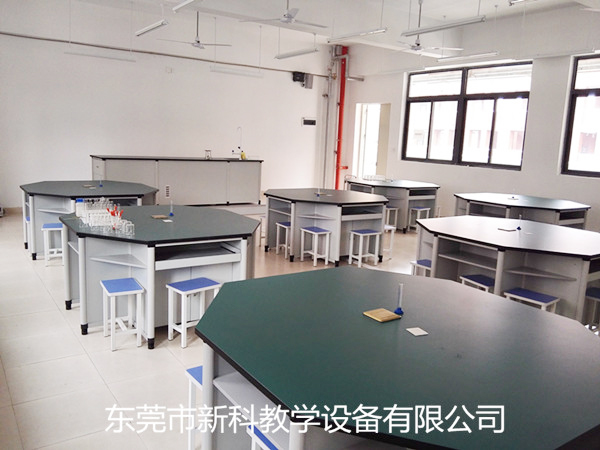 <a href='http://www.szmljz.com/' target='1' style='font-size:14px; font-weight:bold; color:#0080ff;'>物理實驗室</a>設備